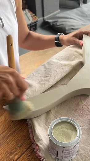 Of all of our sealing products, Pappa G’s #ChalkpaintWax has to be the most satisfying of all to apply ❤️ a smooth, velvety finish, that goes on like a rich, nourishing lotion. #chalkpaint #wax #grannyb #pappaG | Granny B's Old Fashioned Paint