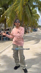 Abang Japar singgah Sea Ba, Pantai Batu Hitam Kuantan. Terkejut sebab tempat dia dah cantik, kemas dan selesa. View pantai depan mata, susun atur kemas, rasa macam spot lepak baru. Datang makan pun tenang, tak serabut. Kalau lama tak ke sini, memang patut singgah bawa family. #kuantan #pahang #pantai #seaba #family | ABANG JAPAR