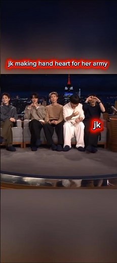 Jungkook making hand heart for her army💞#beautful#bts#viral#viralvideo#kpop
