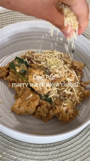 You finally find a HEALTHY marry me chicken risoni 🤝 Recipe on our website 🤤 https://www.heartfoundation.org.au/recipes/step-by-step/one-pan-marry-me-chicken | Heart Foundation