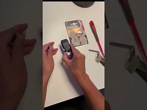 How to replace the battery of the Mercedes B200 key.