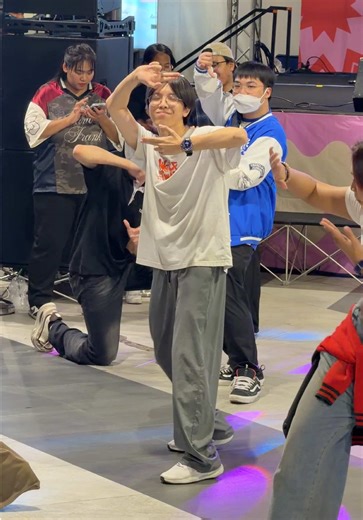 BTS Sky Vibes Season 2: Random Dance Challenge