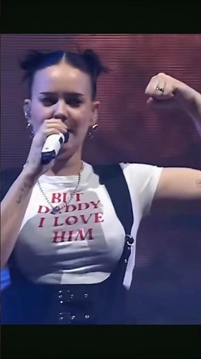 Anne-Marie performing 2002 live At Brighton Music Hall, 2018. #annemarie #annemarielive