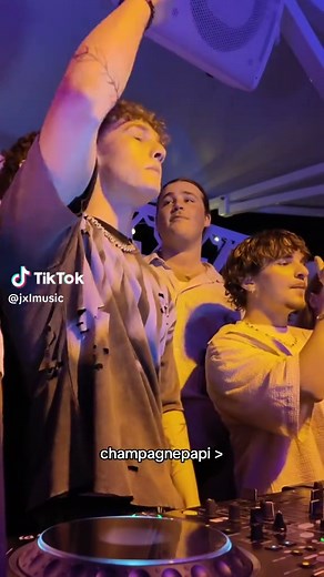 Top Clubbing Songs for Your DJ Set