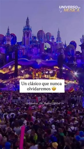 Tomorrowland is love on Instagram: "Infinity (Klaas Remix) de 2008 convirtió un tema de Guru Josh Project en un auténtico himno global. Con su mezcla de electro-house, bajos potentes y el icónico saxofón, conquistó clubs, festivales y radios en todo el mundo. Más que una canción, se transformó en un símbolo del boom electrónico de finales de los 2000, conectando el underground con el mainstream y quedando como uno de los clásicos más recordados de la pista. @arminvanbuuren @klaasofficial @gurujo