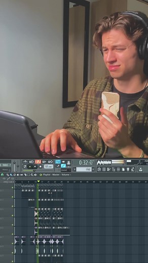 Dusting off the old computer with wich I used to make beats when I was a little person Wich one do you think I should try and remake ? #flstudio #beatmaking #musicproduction #nostalgia #dj