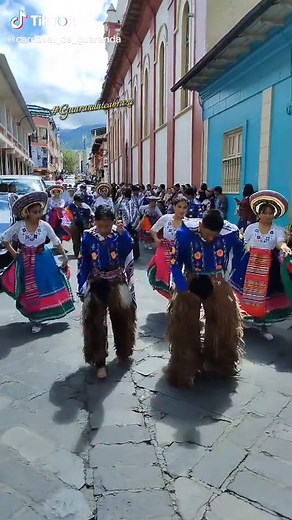 Carnaval de Guaranda 2025: Tradición y Alegría en Ecuador
