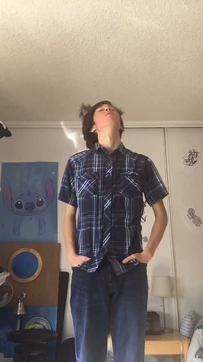 This song makes me feel myself so here is some cringy dancing. | dance