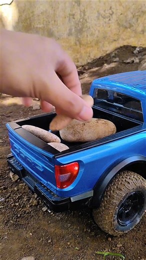 RC Ford Ranger F150 Hauling Heavy Rocks! 💪🪨 | Mini RC Truck Power