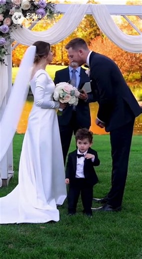 Caught on Camera: Baby Says “No Kiss!” and Stops the Groom at the Wedding 😂💍#baby #funny #cutebaby