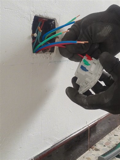 Installing Earth Wires for Home Renovation