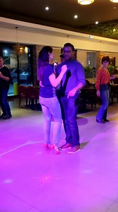 Here is the second part of last week's kizomba combination. This one is a bit special. This combination is not only for absolute beginners. If you have been dancing kizomba for more than 6 months then it's for you also. See you all next week with a new combination. #free kizomba #lesson every #thursday in #blois Voici la deuxième partie de la combinaison kizomba de la semaine dernière. Celle-ci est un peu spéciale. Cette combinaison n'est pas réservée uniquement aux débutants absolus. Si vous da