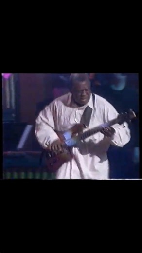 Abraham Laboriel delivering a soulful bass solo full of groove and spirit 🎸✨ Which note hits you the most? Share your thoughts in the comments 👇 #sogrooveoficial #ronkenoly #basssolo #bassgroove #bassistlife #basslegend #basslove #groovemaster #basscommunity #bassicon #bassinspiration #basslicks #lowendtheory #bassplayer #funkbass #gospelbass #truegroove #bassvibes #bassistsofinstagram #classicbass #bassworld #bassgenius | Só Groove