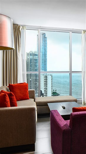 Megapolis Hotel Panamá on Instagram: "✨ Vive la experiencia completa en un solo lugar ✨ Desde el check-in hasta la última copa en el rooftop, cada momento en Megapolis Hotel está diseñado para inspirarte y hacerte sentir especial. 💙 📍 Descubre más y reserva en www.megopolishotelpanama.com #ViveMegapolis #UnDíaEnMegapolis #MegapolisHotelPanamá"