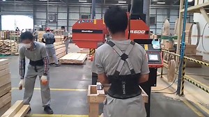 The HR500 Horizontal Resaw offers unparalleled flexibility, allowing you to choose from one to six heads, all within a modular design that's primed for future expansion. This machine will improve your efficiency by making up to 6 horizontal cuts in one pass! Engineered for ultimate durability, the HR500 features a robust steel track that can tackle even the most demanding tasks with ease. Contact us today for more information! | Wood-Mizer