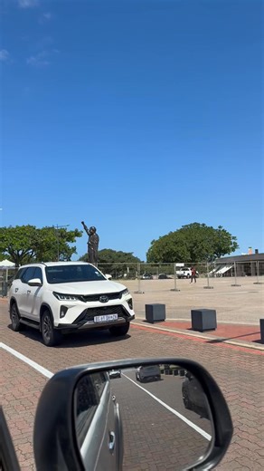 Nelson Mandela Statue unveiled today just outside of Moses Mabhida Stadium. 2026 and we’re still spending money on statues zalo Tata? Don’t we have enough statues zakhe already? 🥴 | Mjabulisi Mjay Romeo Khanyile