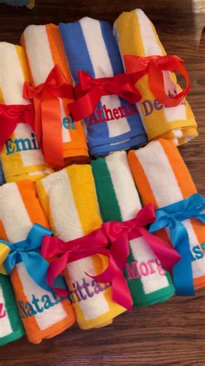 Embroidered Monogrammed Towel: Personalized Spa Bathroom Decor - Etsy