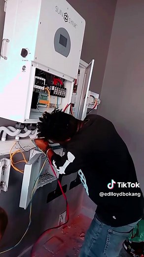 16kw Sunsynk inverter and 4 batteries power backup Location:George Hartenbos