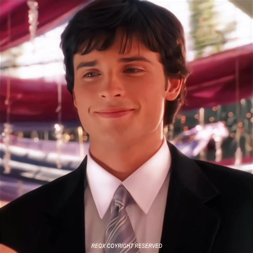 Find the error in the beginning text ~ Clark Kent edit ~ #clarkkent #smallville #edit #fyp #viral