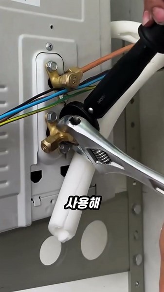 How to Connect Air Conditioner Pipes Yourself Using an Electric Flaring Tool