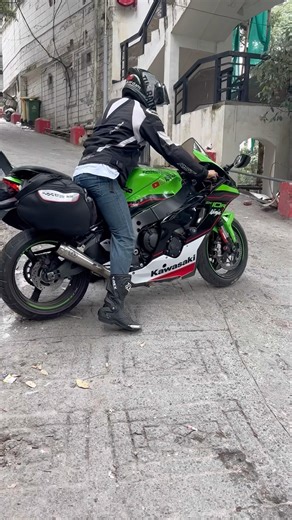 #kawasaki #zx10r #kawasakizx10r #alexkardam #wheelie #stunt #race #motorcycle #motogp #girl