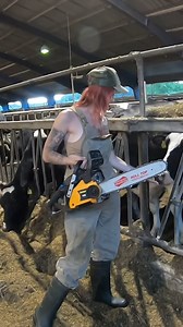 Cute Calves, Pretty Girls & Modern Innovations | Eliana Ivy