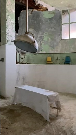 Exploring This Huge Abandoned Hospital