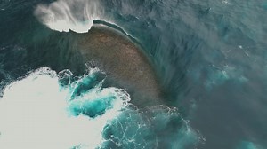 Unique wave off Western Australian coast goes viral
