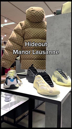Nous sommes aujourd'hui en visite chez @hideout.ch à Manor Lausanne 😎👟 #manor #specialeveryday #suisse #fyp #pourtoi #viral #tendence #sneakers #hideout #switzerland #geneve #lausanne #trending #sneakerhead