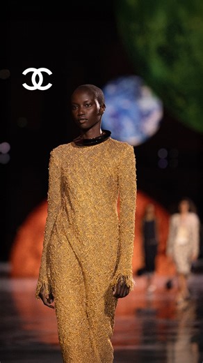 CHANEL on Instagram: "Frayed tweeds and raw textures made precious; a dress in bloom. A study on fabrics and movement. CHANEL Spring Summer 2026 collection. Matthieu Blazy for CHANEL. See more at chanel.com #CHANELSpringSummer #CHANELShow @Matthieu_Blazy @Le19M @Lesage @AtelierMontex @Guipaud_Elodie @ReneeDoes @AnokYai @Haojie.Qi @Jacquilouise__"