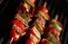 Brochettes grecques - Recettes - Elle à Table