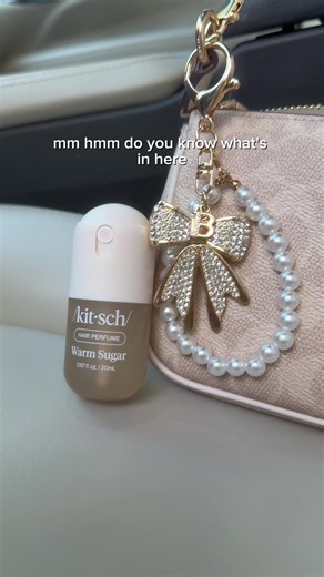 spritz, zip, go 💗😍 What’s always in your bag? 💅🏽 #kitsch #hairperfume #minihairperfume #whatsinmybag #travel