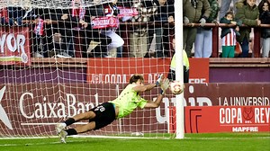 Pol Arnau, lateral izquierdo del Logroñés, se convierte en héroe como portero en la tanda de penaltis