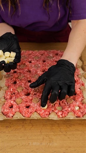 272K views · 543 reactions | Meatballs in Egg Carton | 5-Minute Crafts GIRLY | Facebook