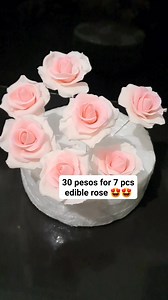 Gumpaste roses 😍😍 #highlights2025 #followerseveryonehighlights #bhelbetssweets #everyonefollowers #customizedcakesandcupcakes | Bhelbet's Sweets