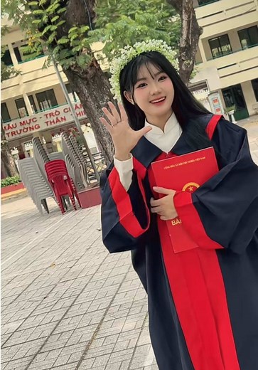 Tò tí te mùa hè đến roi @𝐃𝐮̛𝐨̛𝐧𝐠 𝐀́𝐢 𝐕𝐲 @DAV Music @HTM Entertainment @HTM Media @ÁI VY