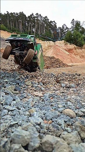 Der mercedes unimog camper kann offroad