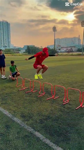 HS năng khiếu điền kinh tập luyện