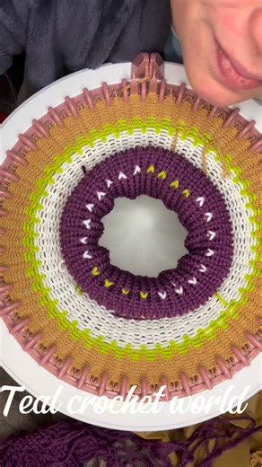 Teal Lewis on Instagram: "#sentroknittingmachine #SENTRO #centroknit #HandmadeVibes #knittinglove"