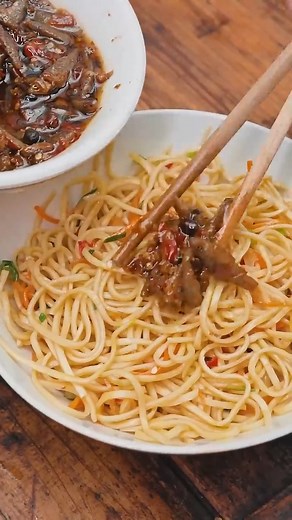 564K views · 10K reactions | Show off a bowl of noodles in 30 seconds | Food Blind Box丨Eating Spicy Food and Funny Pranks | Funny Mukbang #eaterssquad #chinesefood #spicyfood #blindbox #mukbang #funny #prank #viral #fypツ | Eaters Squad | Facebook