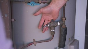 Victorian government scales back energy overhaul