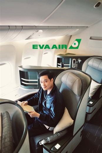 Review EVA AIR Business Class cho những ai cần một chuyến bay đáng tiền ✈️ SGN – Taipei – USA Bay đêm → ngủ một giấc → sáng tới, làm việc nguyên ngày: - Transit nhẹ nhàng - Đồ ăn đỉnh - Ghế nằm ngủ sâu - Wi-Fi free cho toàn bộ hành khách đến 31/03 - Amenity kit collab Maison Kitsuné – xịn & rất thời trang #EVAAir #StarAlliance #TraiNghiemBatTan #MuonPhanYNghia #EVAAirBusinessClass | Quang Vinh