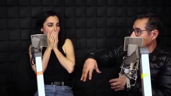 171K views · 1.8K reactions | ¿Quieres saber cómo se ven los OVNIS desde un avión? Escucha el episodio completo aquí:   YouTube: https://youtu.be/bpu9-L4dLv0  Spotify: https://open.spotify.com/episode/6r0VNraJ1g9Gh3LbqhDk9W?si=VIztZmRfSjOAgsS2E50HiA | De Todo Un Mucho | Facebook