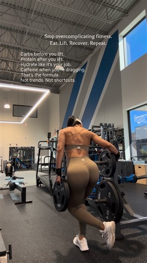 Elvira - Strength Training for Women on Instagram: "Simple habits. Strong results. No excuses. 👊 #DisciplineOverMotivation #GymRoutine #ElviraFitGoals"