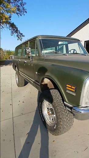 1971 Chevy Suburban with a 3 inch lift, rebuilt 350 engine and turbo 400 trans! shes a beaut Clark!