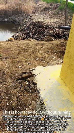 No-Dig Drill Buries Pipes Under City Streets! 😲🚧