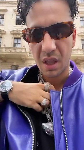 UFO 361 Flexing his fake diamond chains