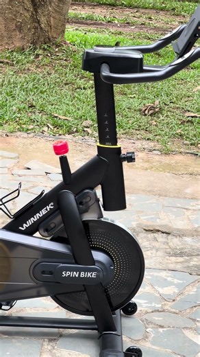 Winnek spectacular magnetic exercise spinning bike, 13kg.