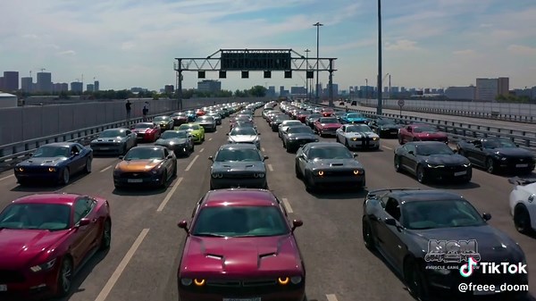 Moscow's Big Meet: Dodge Challenger vs. Camaro vs. Mustang