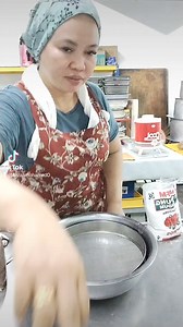 527K views · 3.8K reactions | Akak nk cepat dik sorry la.. Ada yang nak resepi kek coklat style mak2 ke ni.. Sukatan cawan. Tpg gandum 11/2 cawan Baking powder 1 tspn Bikarbonat 1 tspn Telur 3 biji Coco 1 caw Coklat malt 1 cwn Indo cafe 2 tbsp Gula 1 cwn Susu pekat 1 Susu cair 1 Minyak jagung 1 Selamat mencuba #pondok2onie | D Eliza catering | Facebook